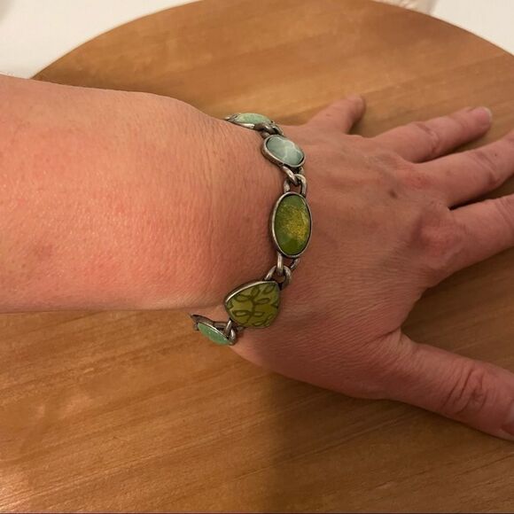 Pewter and green enamel bracelet - Picture 3 of 12